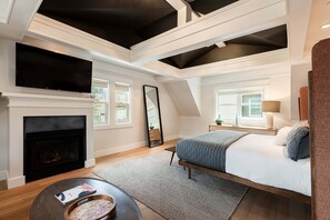 4 habitaciones, tabla de planchar con plancha, wifi y ropa de cama 