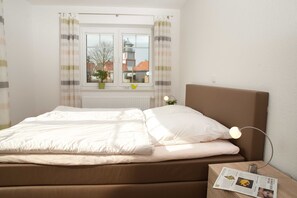 2 Schlafzimmer, Reisekinderbett, WLAN, Bettwäsche