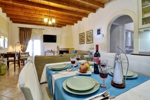 Dining - Almyra Beach Villa Corfu (Corfu)