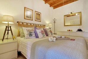 4 bedrooms, in-room safe, soundproofing, iron/ironing board - Almyra Beach Villa Corfu (Corfu)