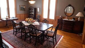 Free daily full breakfast  - The Lark & Loon Inn (Annapolis Royal)