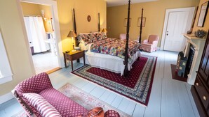 Exclusive Room | Soundproofing, iron/ironing board, free WiFi, individually decorated - The Lark & Loon Inn (Annapolis Royal)