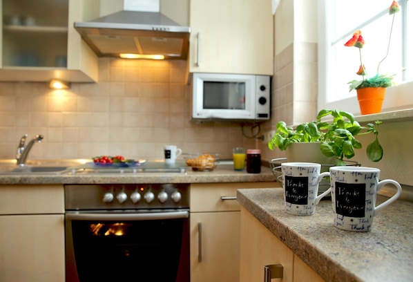 Køleskab, mikrobølgeovn, ovn, opvaskemaskine