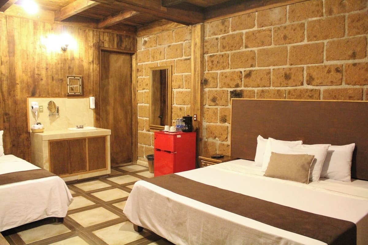 Habitación familiar | Ropa de cama de alta calidad, edredón y camas con efecto memoria