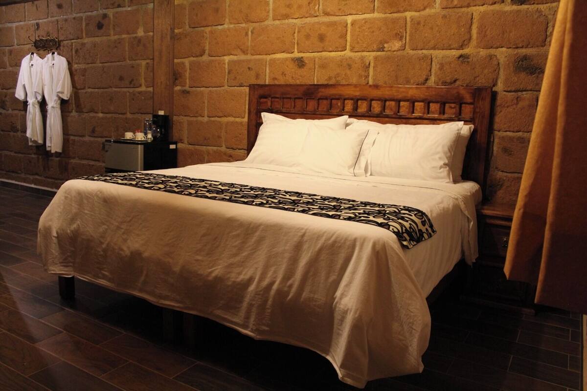 Romantic Room | Premium bedding, down duvets, memory-foam beds, minibar