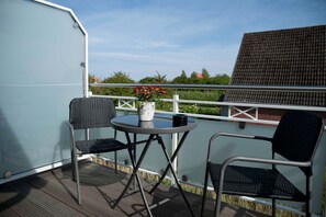 Unclassified image, 4 of 12, button