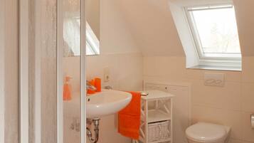 Dusche, Haartrockner, HandtĂŒcher