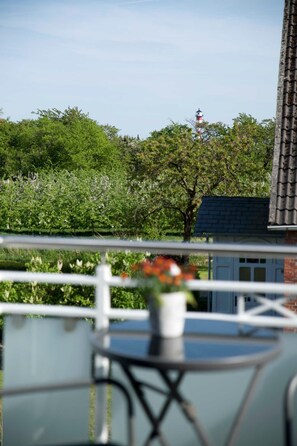 Unclassified image, 5 of 10, button