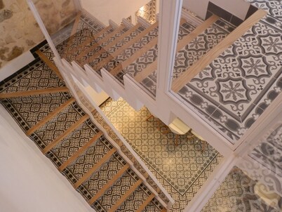 Exceptionally decorated 2 bedroom 2 bathroom house in Old Town