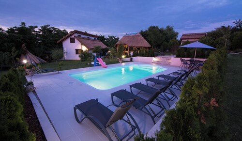 Varvara Holiday House