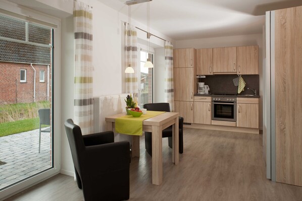 Fridge, oven, highchair