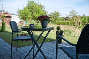 Unclassified image, 4 of 7, button