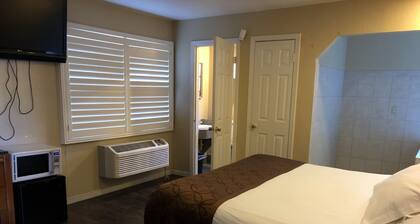 Capri Motel