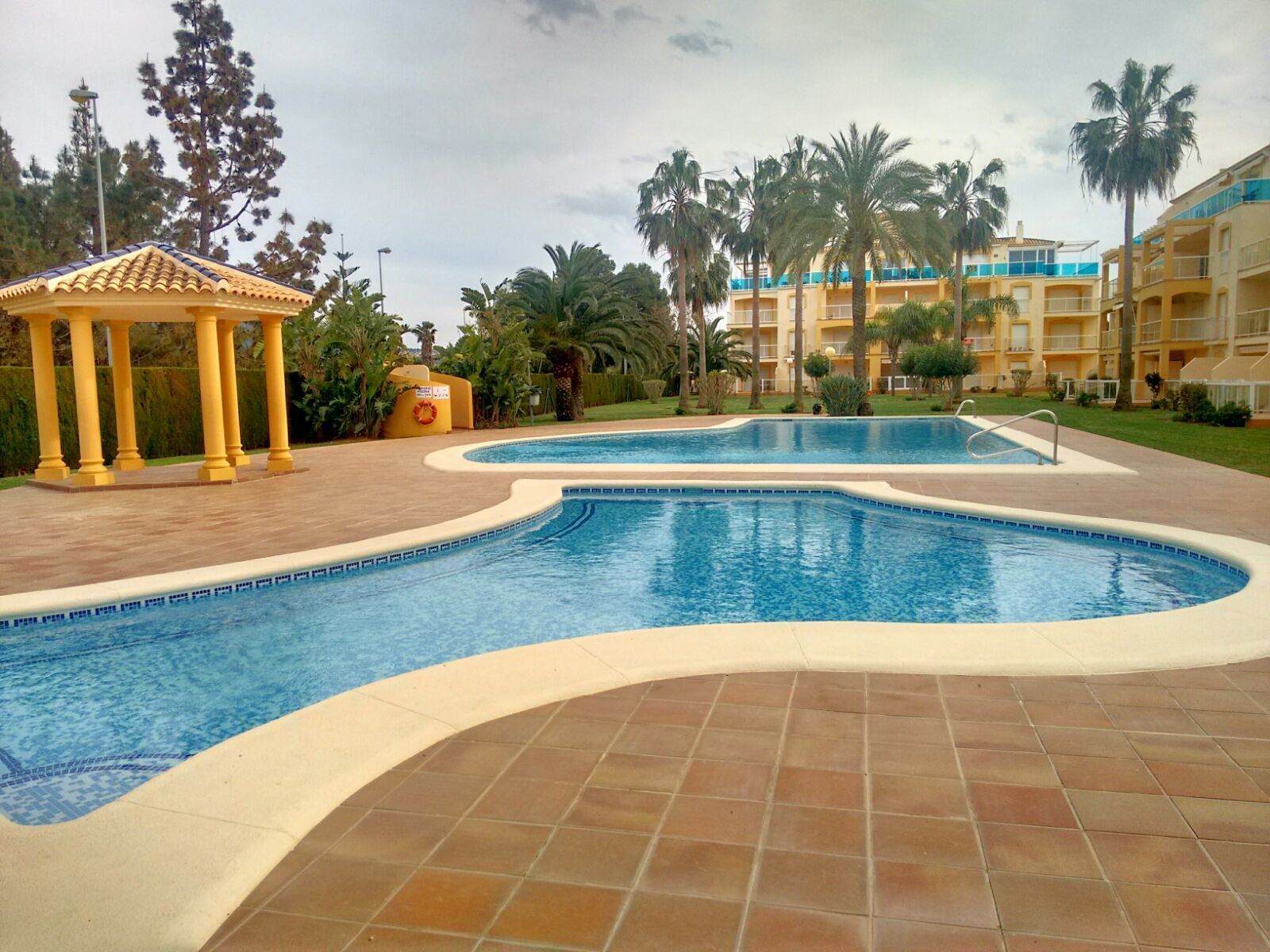 Udendørs pool