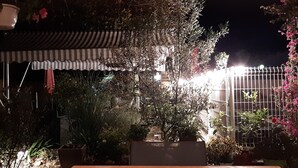المنطقة المحيطة بالمنشأة