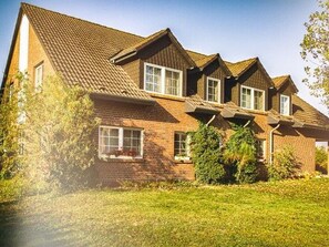 Unclassified image, 5 of 13, button