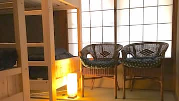 Private Bunk Bed Japanese Style Room 1A Max 4 Guests, Shared Bathroom | Free WiFi, bed sheets