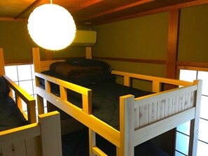 Private Bunk Bed Japanese Style Room 1A Max 4 Guests, Shared Bathroom | Free WiFi, bed sheets - Fuji House (Takayama)