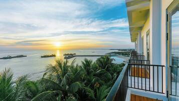 Deluxe Twin Room, Ocean View | Balcony