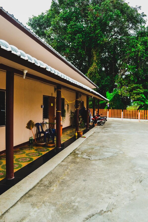 Property grounds - Bannkrithamed Chiangmai (Hang Dong)