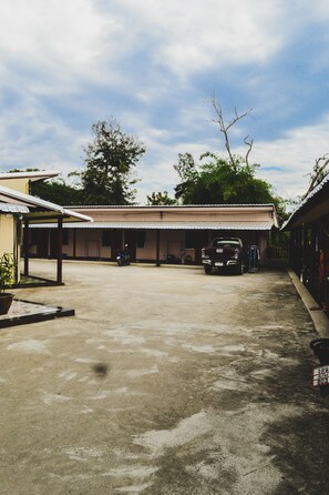 Property grounds - Bannkrithamed Chiangmai (Hang Dong)