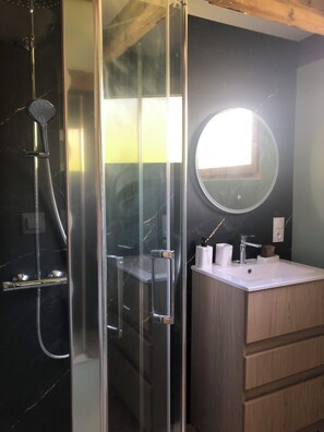 Badewanne, Haartrockner, Seife