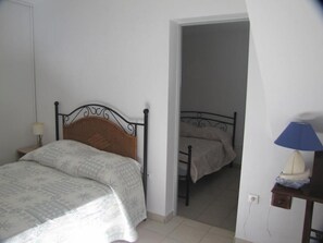 2 bedrooms, iron/ironing board, free WiFi