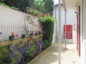 Property grounds - Quiet, close to station and town center, air-conditioning and free wifi (Arcachon)