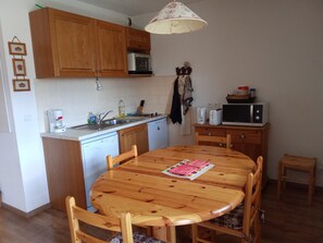 Fridge, microwave, dishwasher - Studio cabin 4 pers, mountain view, ski access (La Joue du Loup)