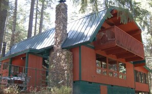 Exterior - Top 12 Destinations 2009 - Lassen (Shingletown)