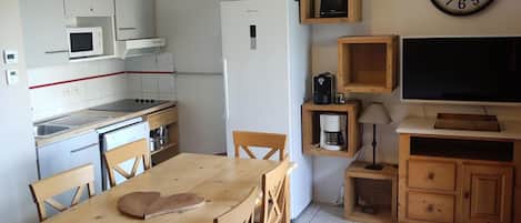 Fridge, microwave, dishwasher