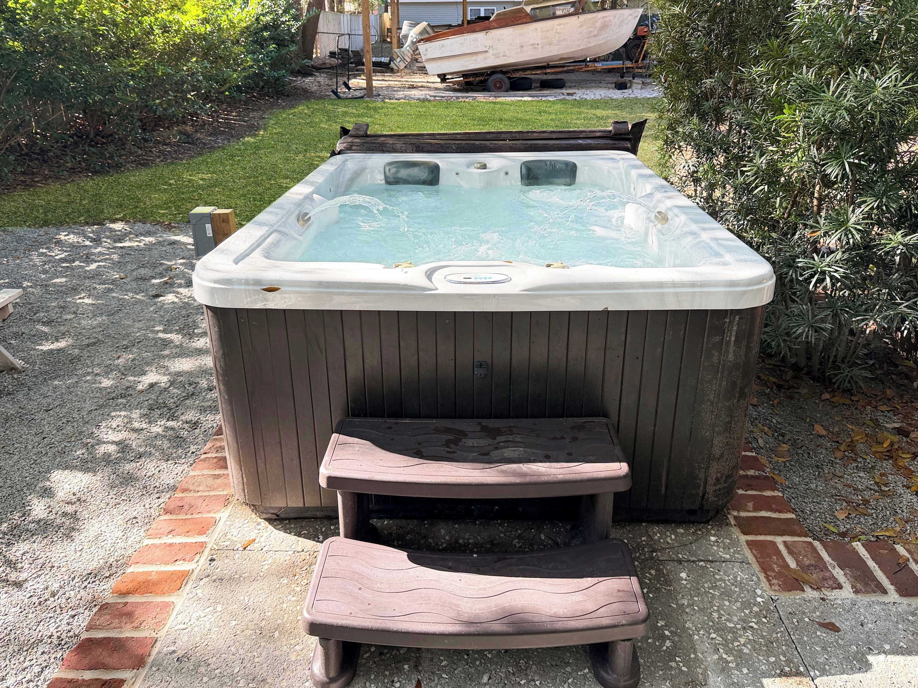 Tina de hidromasaje al aire libre