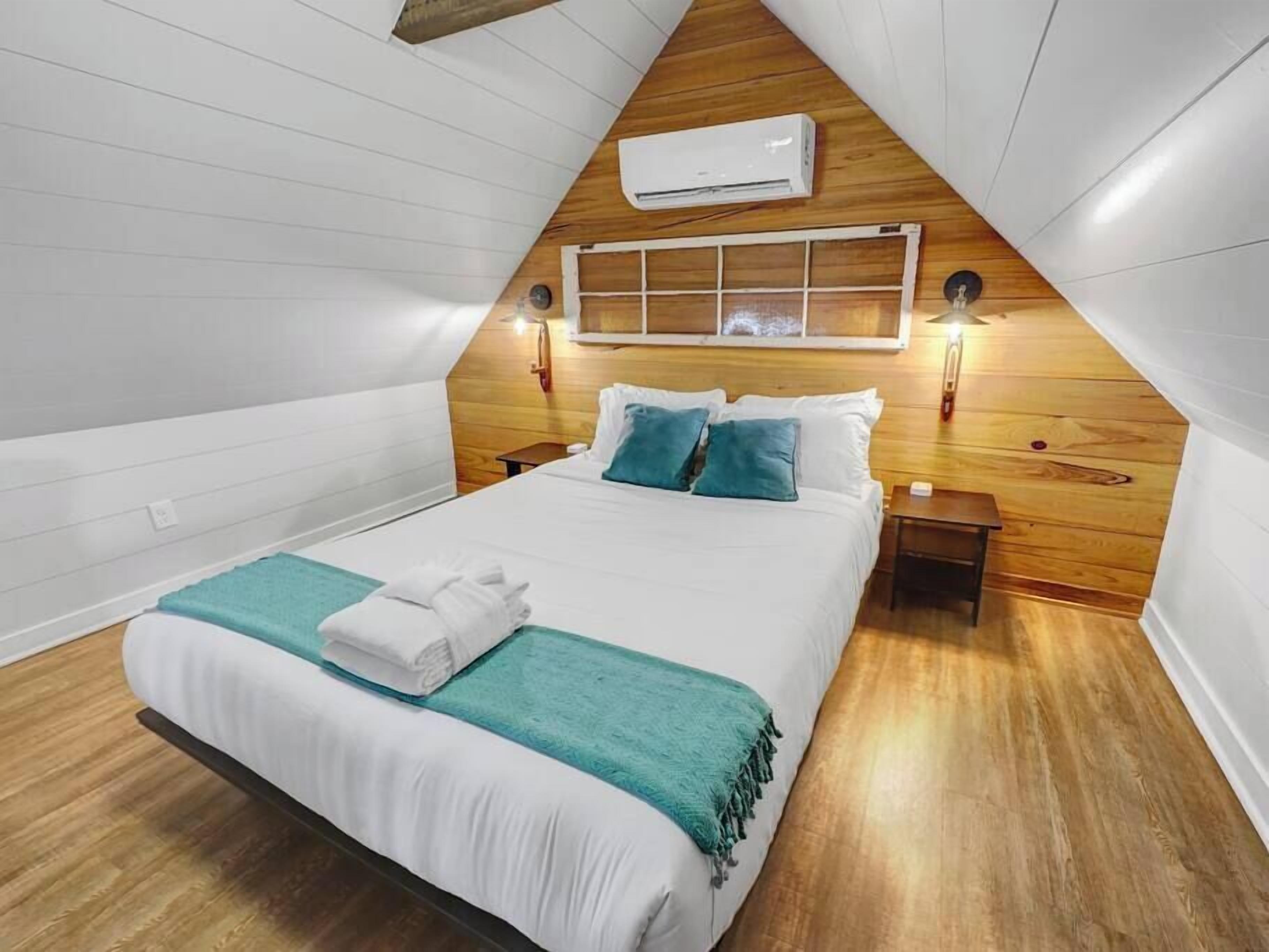 2 habitaciones, tabla de planchar con plancha, cuna de viaje y wifi 