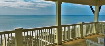 高級5BR / 5BAビーチフロントプライベートホームw /エレベーター、エグゼクティブマスタースイート、全室からの眺め