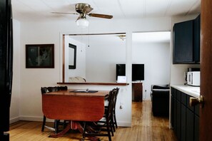 Interior - Rental gateway in UP (Nisula)