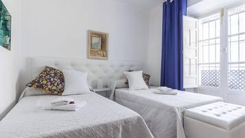 1 slaapkamer, een strijkplank/strijkijzer, internet, beddengoed