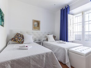 1 bedroom, iron/ironing board, internet, bed sheets