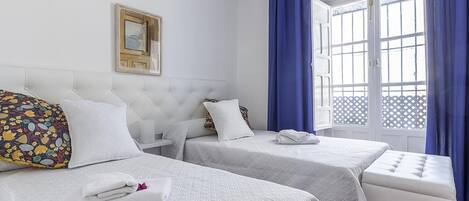 1 bedroom, iron/ironing board, internet, bed sheets