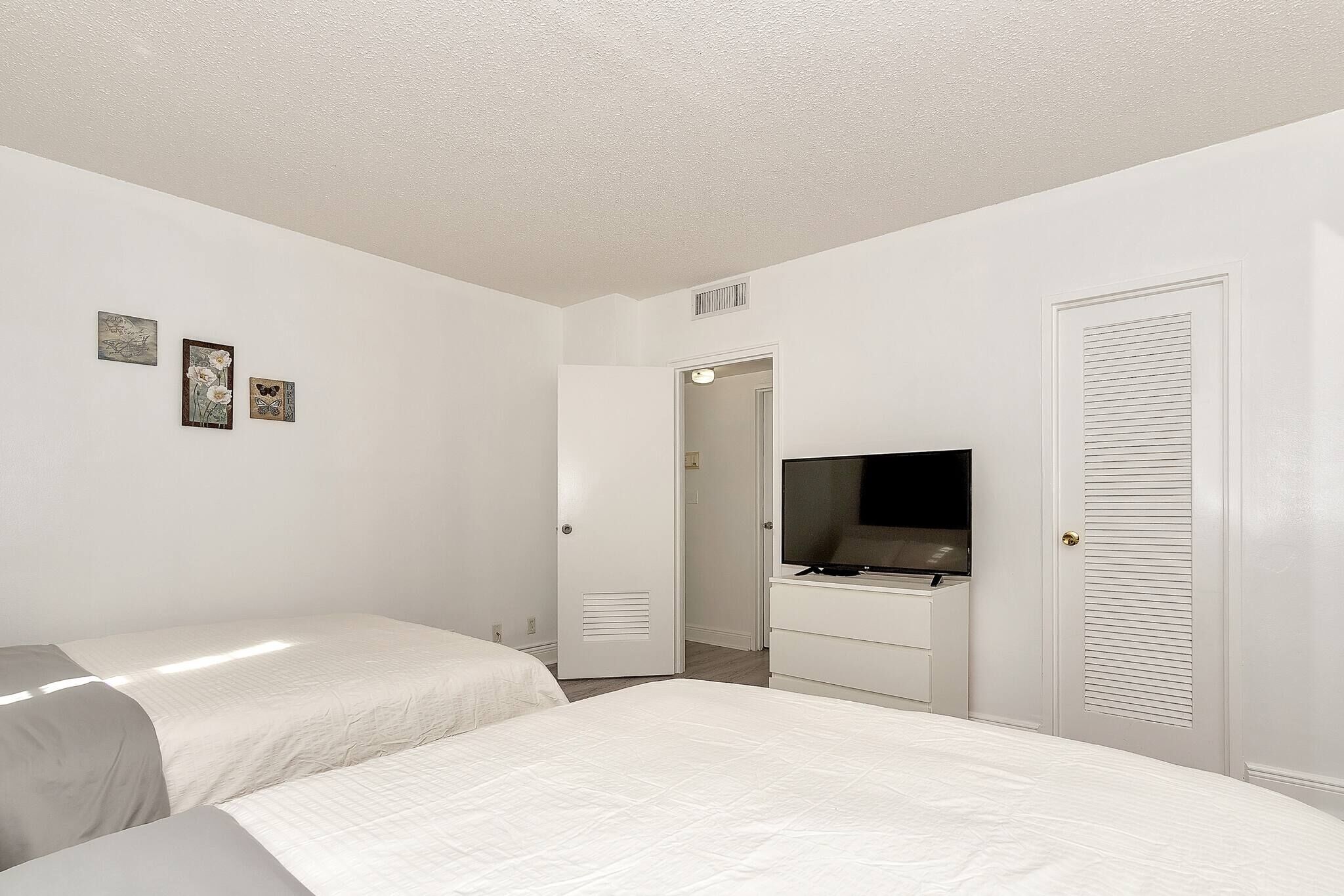 1 bedroom, travel crib, free WiFi