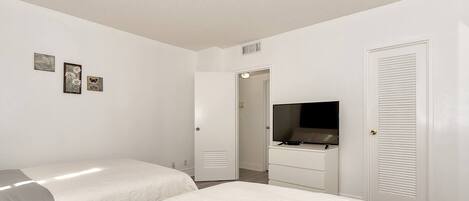 1 bedroom, travel crib, free WiFi