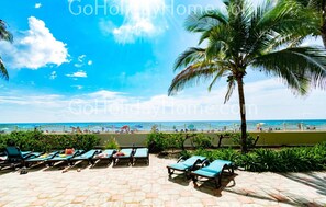 Terrace/patio - Oceanfront, heated pool & Sea Breeze balcony (Hollywood)