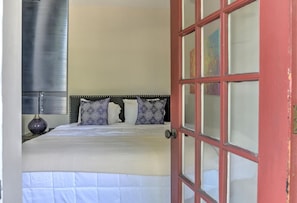 1 chambre, fer et planche à repasser, accès au Wi-Fi (inclus)