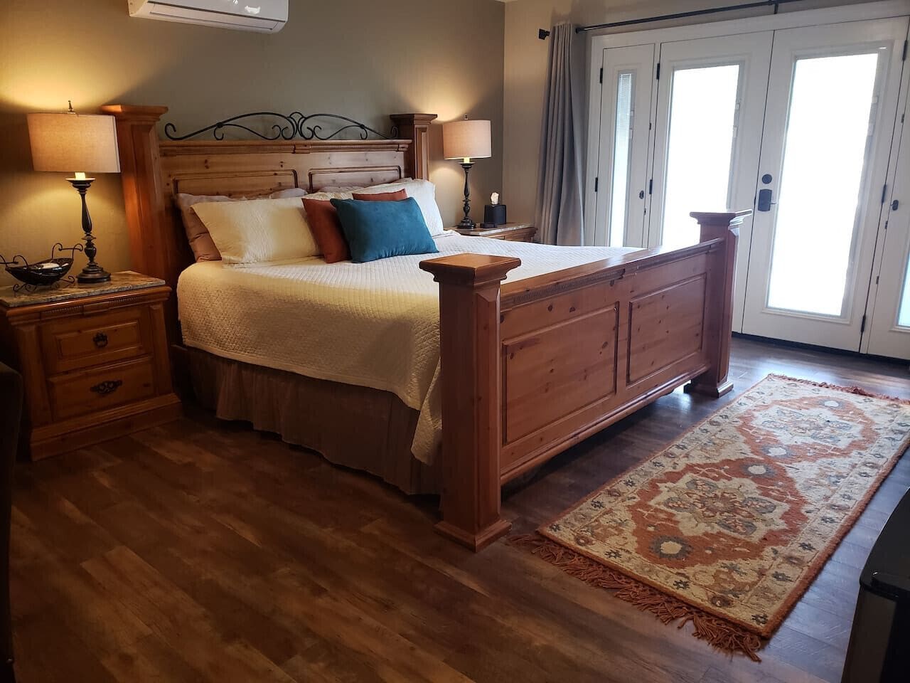 Desk, iron/ironing board, free WiFi, bed sheets