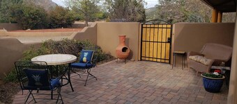 Robin`s Red Rock Getaway Suite A