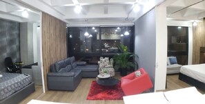 2 عدّة غرف نوم ومكتب ومكواة/لوح كي وواي فاي مجانًا