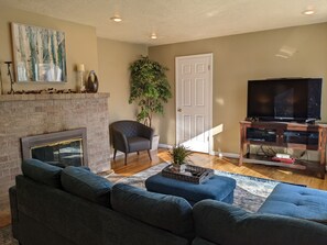Smart TV, fireplace, DVD player, table football