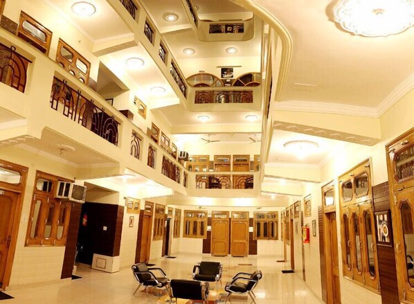 Lobby - Hotel Vinayak (Haridwar)