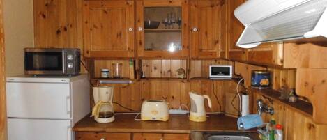 Refrigerador, microondas y horno