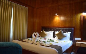 1 bedroom, Egyptian cotton sheets, premium bedding, memory-foam beds - Bowfin Resort (Port Blair)