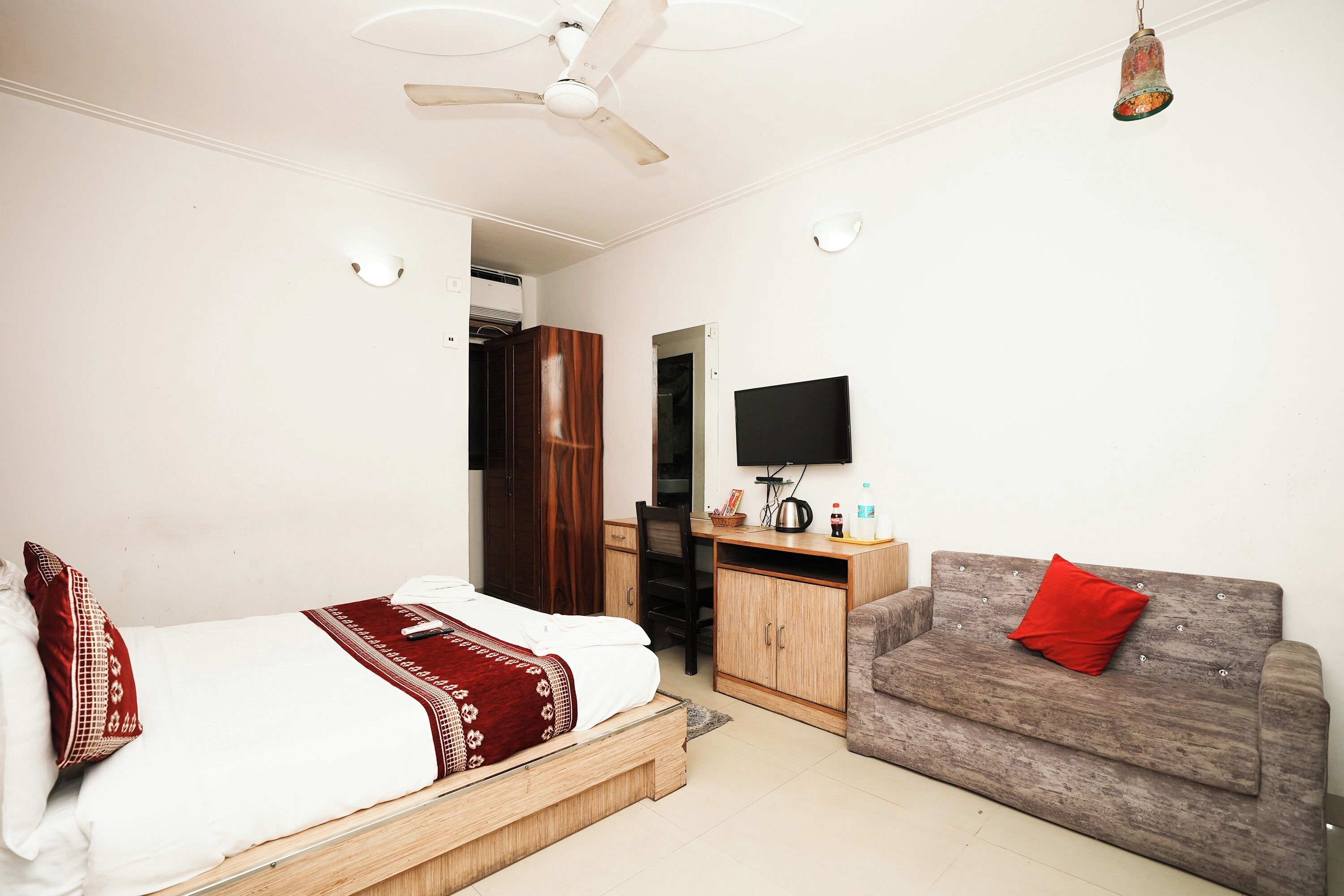 Photo - Hotel Om Paradise Near IGI Delhi Airport